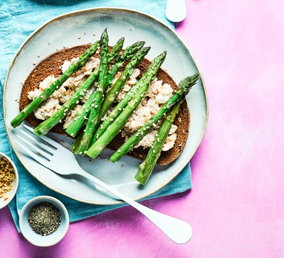 Salmon, sesame and asparagus open sandwich