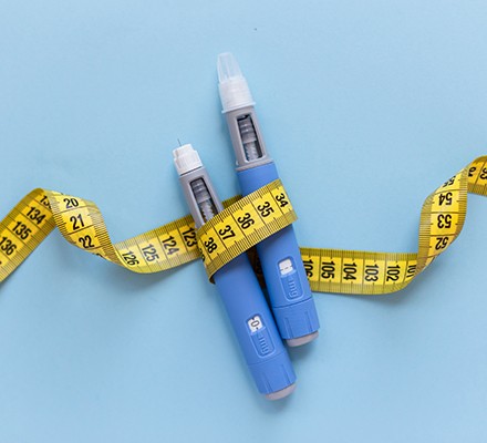 Weight loss drugs – are they right for you? Weight loss drugs and tape measure